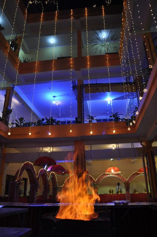ג'אבלפור Hotel Maruti Mandapam מראה חיצוני תמונה